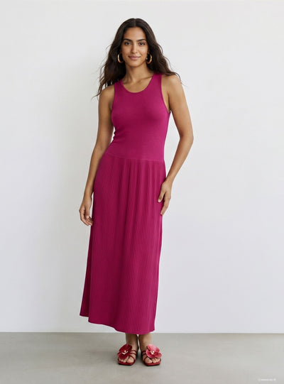 Long dress with pleated skirt