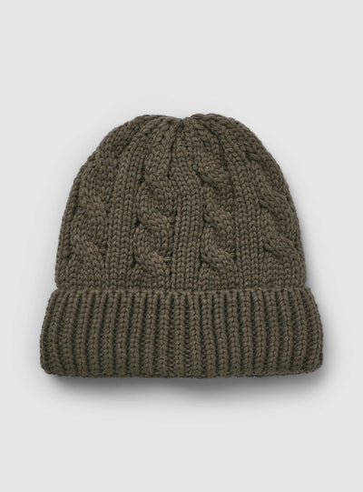 Casquette avec travail en tresse