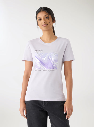 T-shirt z nadrukiem o efekcie laminowanym