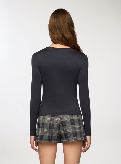 Basic long-sleeve T-shirt