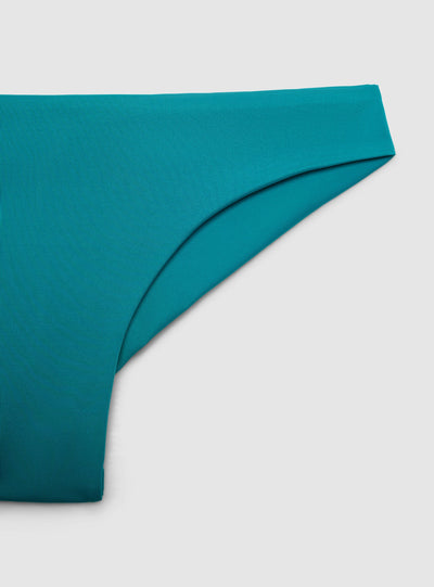 Einfarbiger brasilianischer Bikini-Slip