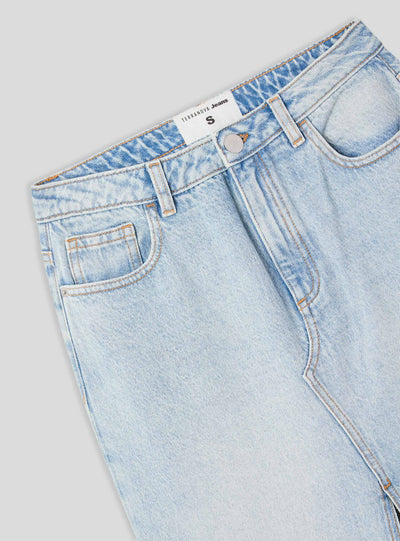 Gonna lunga in denim chiaro con spacco