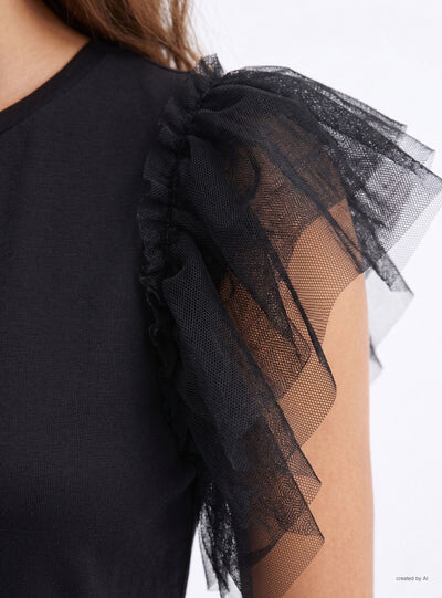 T-shirt con maniche a balze in tulle