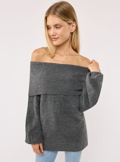 Maglia con collo ampio a tinta unita