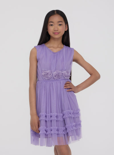 Vestito con balze e applicazioni floreali