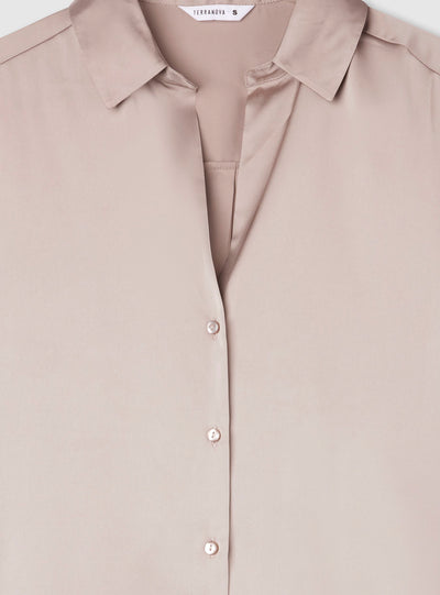 Weites Hemd mit Satin-Effekt