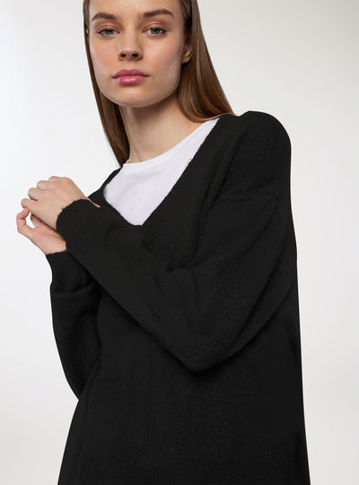 Maglia con scollo a V ampia