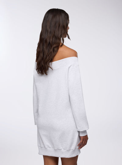 Vestito a felpa con spalle scoperte