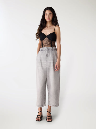 Jeans balloon con vita elasticizzata e pinces
