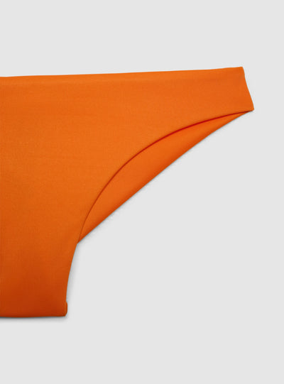 Einfarbiger brasilianischer Bikini-Slip