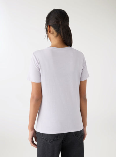 T-shirt z nadrukiem o efekcie laminowanym