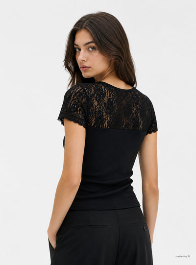 T-shirt con inserto in pizzo
