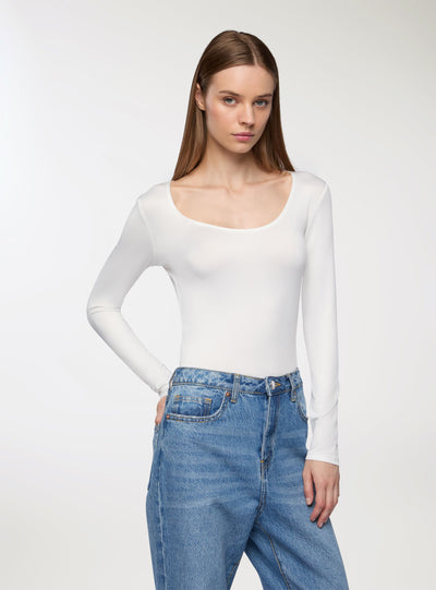 T-shirt elasticizzata scollo tondo