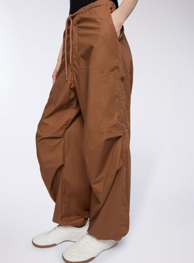 Pantaloni cargo con coulisse