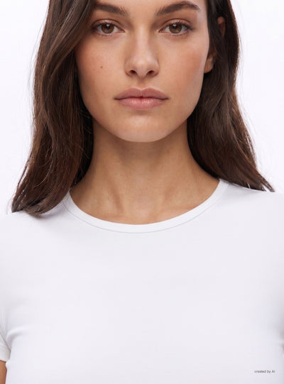 Elastisches einfarbiges T-Shirt