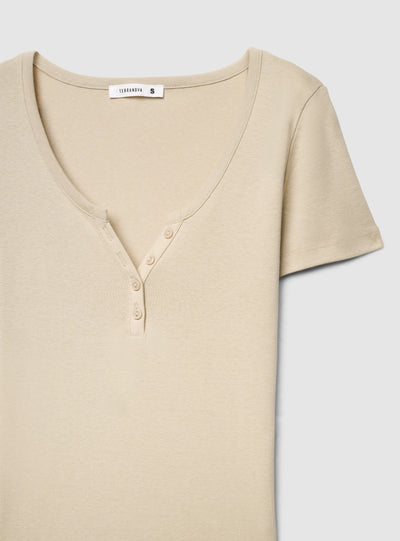 T-shirt serafino a tinta unita