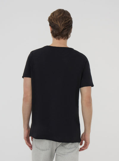 T-Shirt mit rohem Saum aus meliertem Stoff