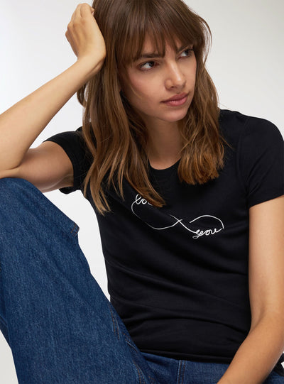 T-shirt slim fit con stampa infinito