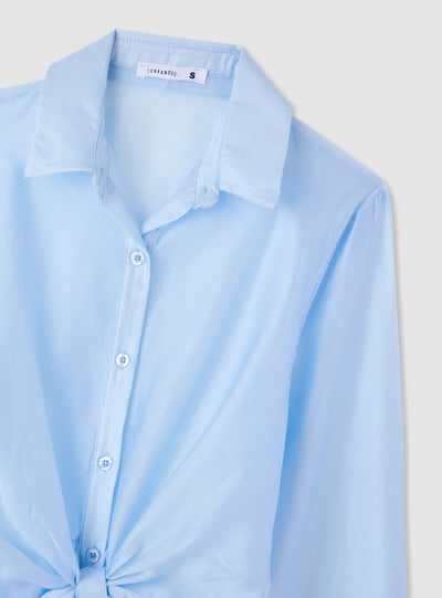 Camicia con nodo in vita