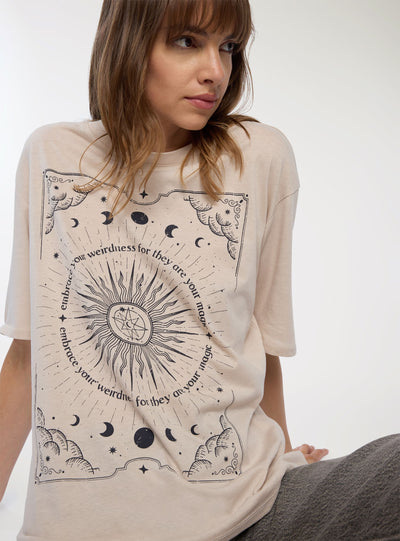 T-shirt ampia con stampa astrale