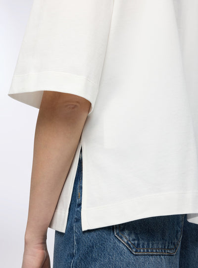 T-shirt over tinta unita